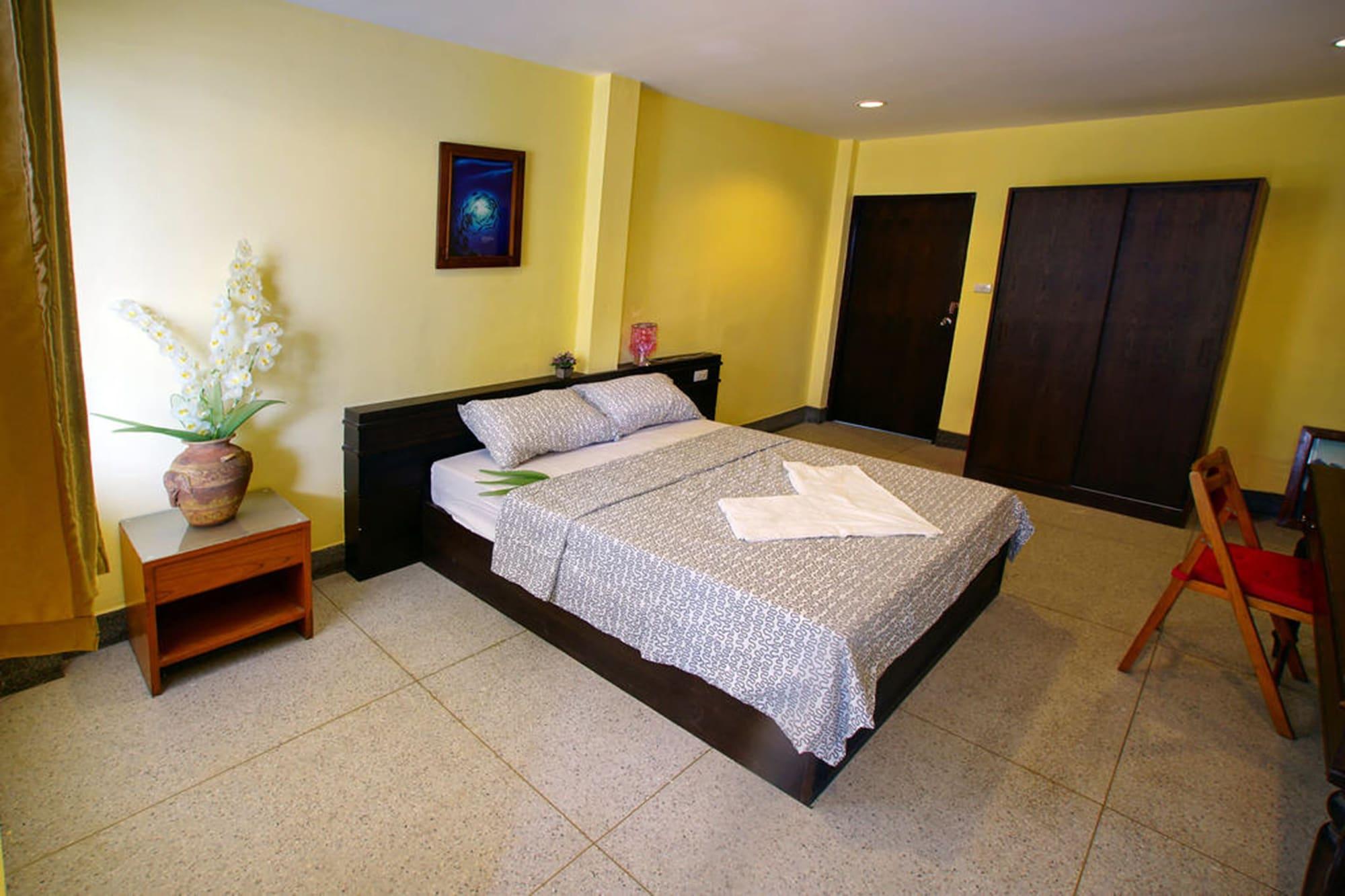 Sri Krungthep Hotel Бангкок Экстерьер фото