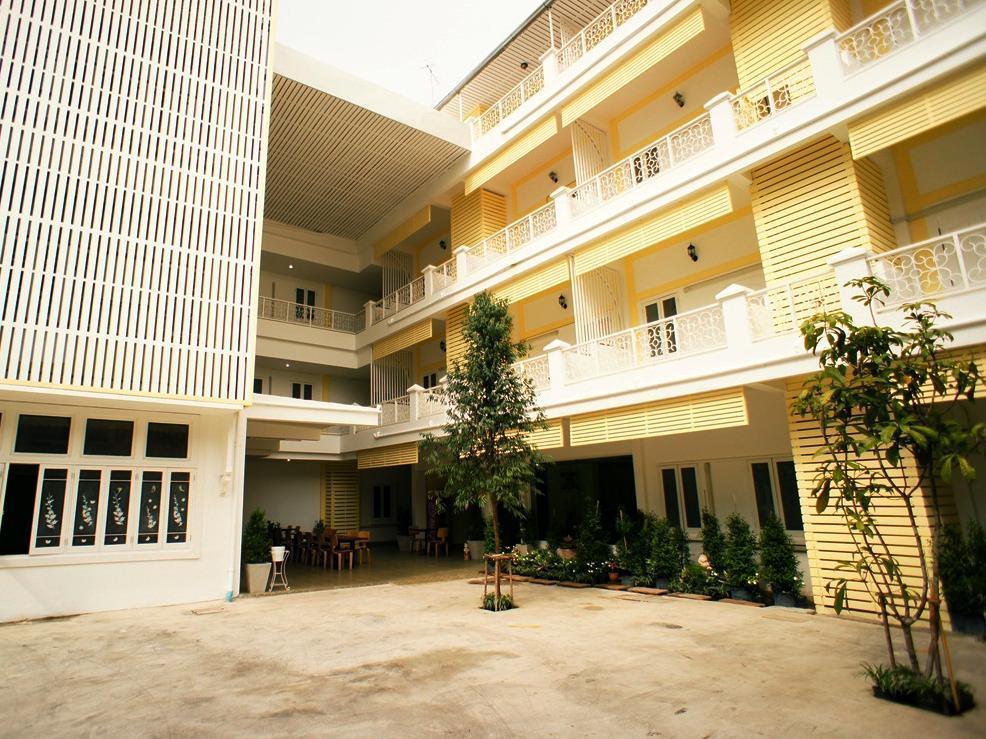 Sri Krungthep Hotel Бангкок Экстерьер фото