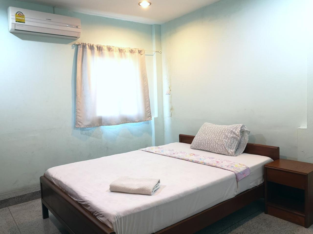 Sri Krungthep Hotel Бангкок Экстерьер фото
